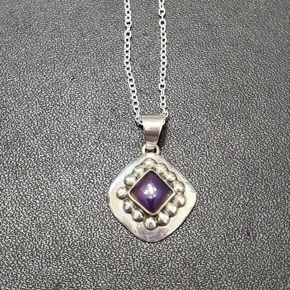 **Final Sale** Sterling silver purple amethyst pendant necklace